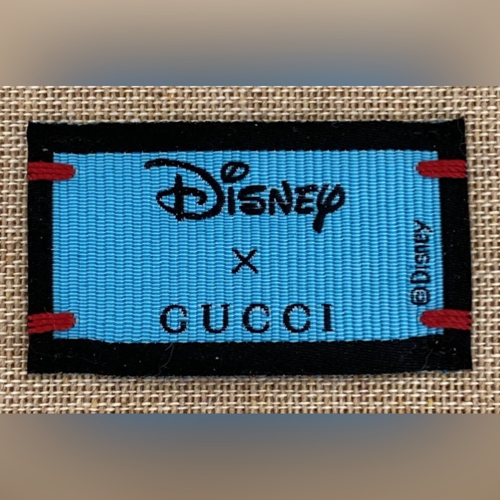 Disney x GUCCI BRAND NEW DONALD DUCK WRISTLET CLUTCH LOGO BAG Retired RARE - Picture 15 of 15